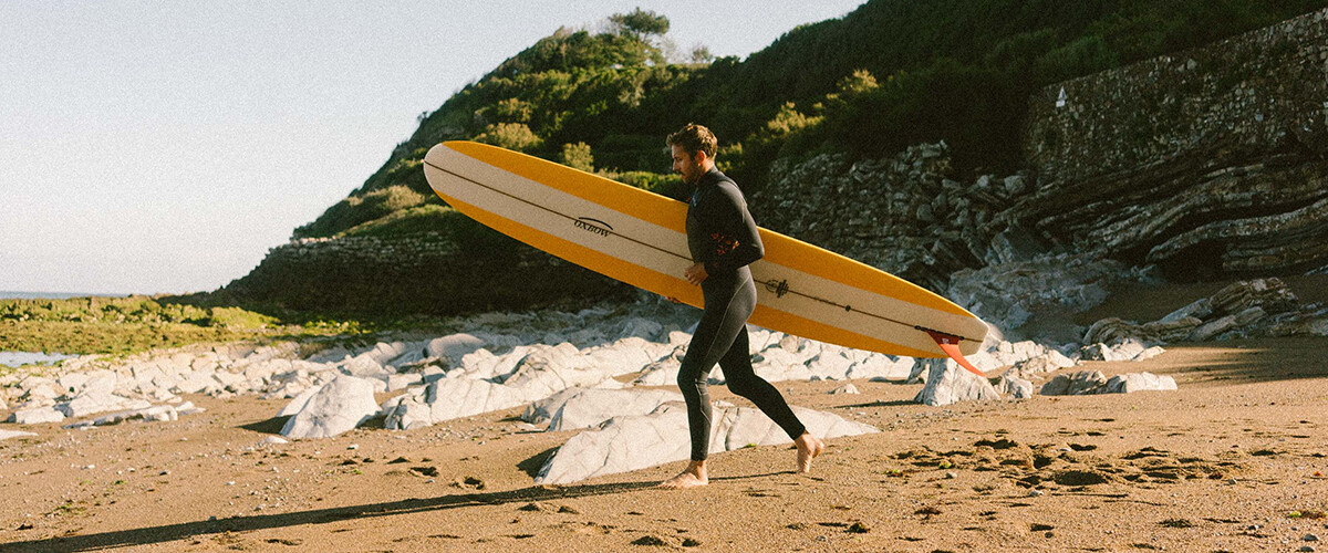 Photographie d'une campagne d'oxbow sur ses produits de surf.